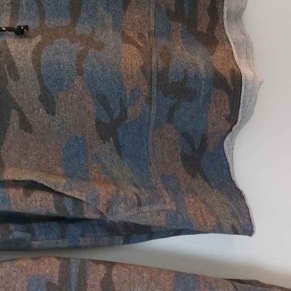 Anthropologie Sundry Pink/Blue Camo Hoodie Size 1 - Picture 3 of 6